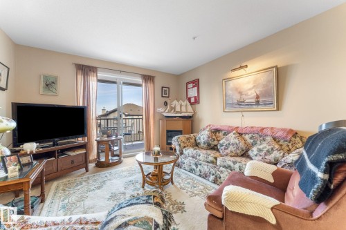 209 4703 43 Avenue, Stony Plain, AB - Indoor Photo Showing Living Room