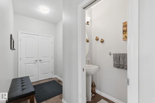 766 Hardy Point(E), Edmonton, AB - Indoor