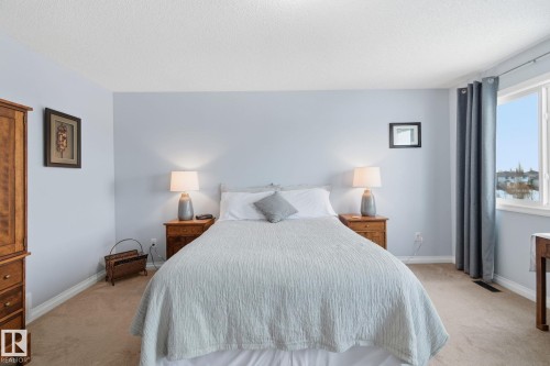 766 Hardy Point(E), Edmonton, AB - Indoor Photo Showing Bedroom