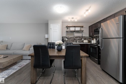 8 7385 Edgemont Way, Edmonton, AB - Indoor