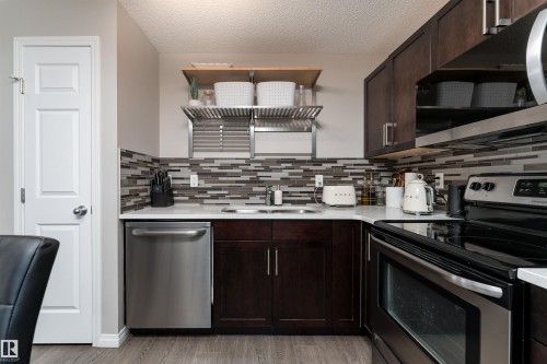 8 7385 Edgemont Way, Edmonton, AB - Indoor Photo Showing Kitchen