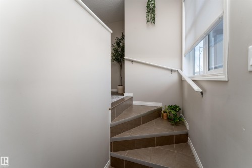 8 7385 Edgemont Way, Edmonton, AB - Indoor