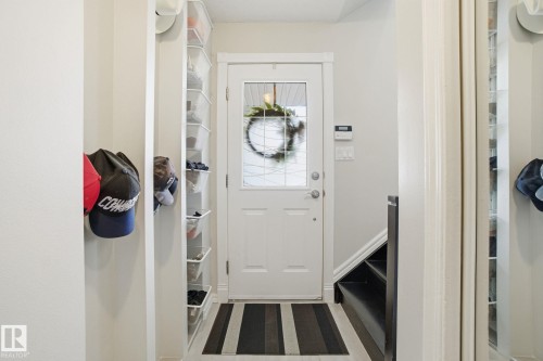 Mudroom featuring baseboards - 64 2004 Grantham Court, Edmonton, AB - Indoor Photo Showing Other Room