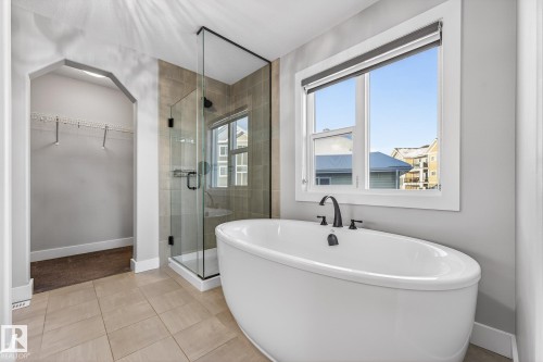 8810 24 Avenue, Edmonton, AB - Indoor Photo Showing Bathroom