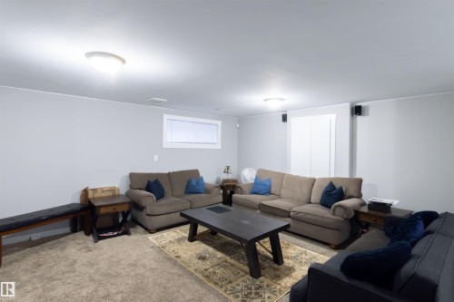 888 Cy Becker Drive, Edmonton, AB - Indoor Photo Showing Living Room