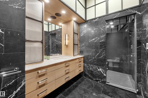 56 Windermere Drive, Edmonton, AB - Indoor Photo Showing Bathroom