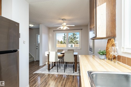 8660 27 Avenue, Edmonton, AB - Indoor Photo Showing Dining Room