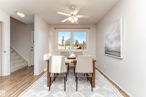 8660 27 Avenue, Edmonton, AB - Indoor Photo Showing Dining Room