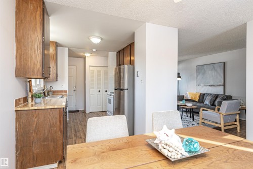 8660 27 Avenue, Edmonton, AB - Indoor