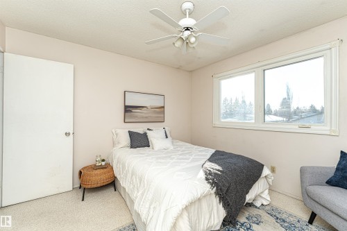 8660 27 Avenue, Edmonton, AB - Indoor Photo Showing Bedroom