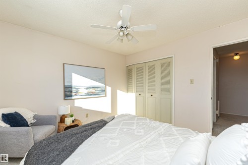 8660 27 Avenue, Edmonton, AB - Indoor Photo Showing Bedroom