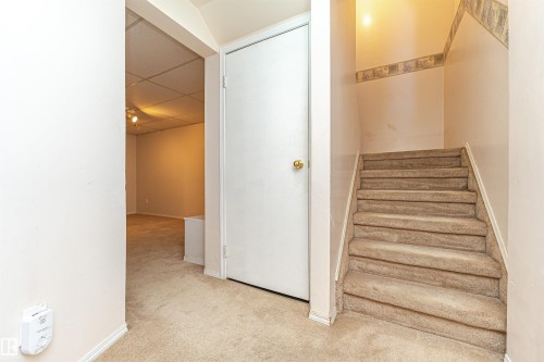 8660 27 Avenue, Edmonton, AB - Indoor Photo Showing Other Room