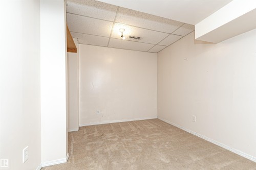 8660 27 Avenue, Edmonton, AB - Indoor Photo Showing Other Room