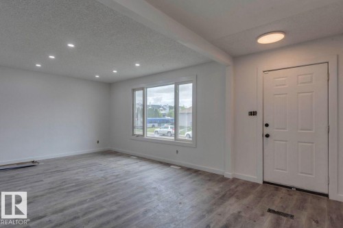 14528 34 Street, Edmonton, AB - Indoor Photo Showing Other Room
