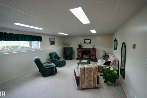3711 Railway Avenue, Mallaig, AB - Indoor Photo Showing Basement