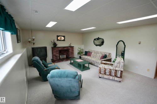 3711 Railway Avenue, Mallaig, AB - Indoor Photo Showing Basement