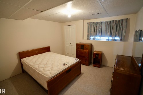 3711 Railway Avenue, Mallaig, AB - Indoor Photo Showing Bedroom