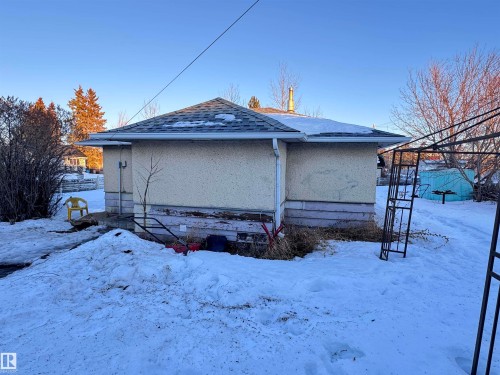 10407 102 Street, Westlock, AB - Outdoor