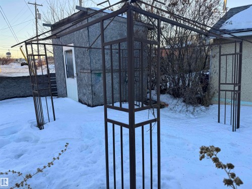 10407 102 Street, Westlock, AB - Outdoor