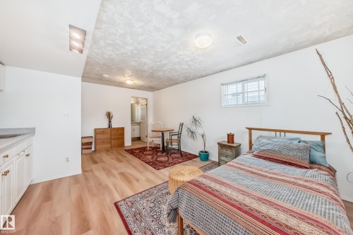 11415 71 Street, Edmonton, AB - Indoor Photo Showing Bedroom