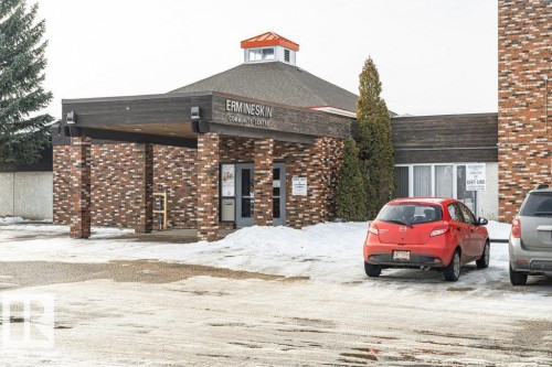 3010 108 Street, Edmonton, AB - Outdoor