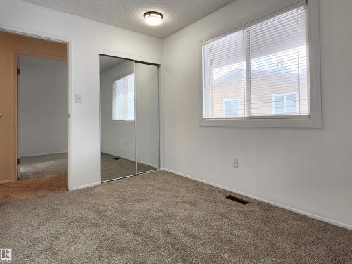 69 3812 20 Avenue, Edmonton, AB - Indoor Photo Showing Other Room