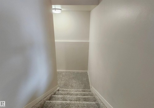 69 3812 20 Avenue, Edmonton, AB - Indoor Photo Showing Other Room