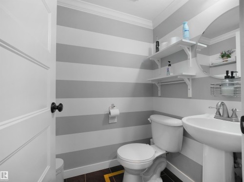 3611 30 Avenue, Edmonton, AB - Indoor Photo Showing Bathroom