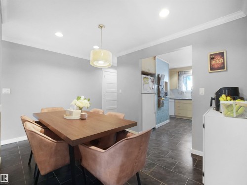 3611 30 Avenue, Edmonton, AB - Indoor Photo Showing Dining Room
