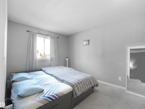 3611 30 Avenue, Edmonton, AB - Indoor Photo Showing Bedroom