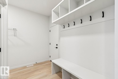 7471 Klapstein Crescent, Edmonton, AB - Indoor