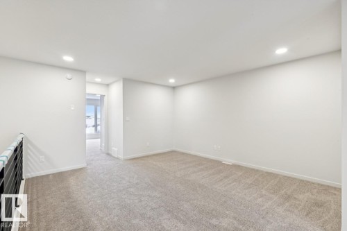 7471 Klapstein Crescent, Edmonton, AB - Indoor Photo Showing Other Room