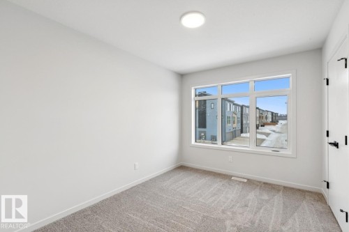 7471 Klapstein Crescent, Edmonton, AB - Indoor Photo Showing Other Room