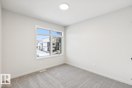 7471 Klapstein Crescent, Edmonton, AB - Indoor Photo Showing Other Room