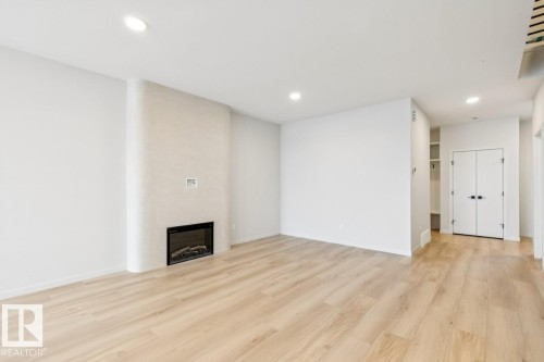 7471 Klapstein Crescent, Edmonton, AB - Indoor With Fireplace