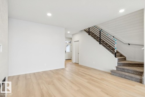 7471 Klapstein Crescent, Edmonton, AB - Indoor Photo Showing Other Room