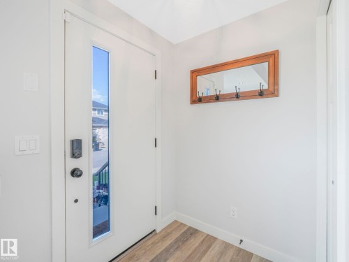 6693 Cardinal Road, Edmonton, AB - Indoor Photo Showing Other Room