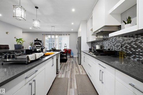 4223 Veterans Way, Edmonton, AB - Indoor Photo Showing Kitchen With Upgraded Kitchen