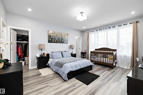 4223 Veterans Way, Edmonton, AB - Indoor Photo Showing Bedroom