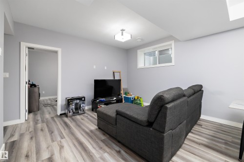 4223 Veterans Way, Edmonton, AB - Indoor