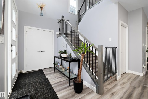 4223 Veterans Way, Edmonton, AB - Indoor Photo Showing Other Room