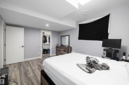 4223 Veterans Way, Edmonton, AB - Indoor Photo Showing Bedroom