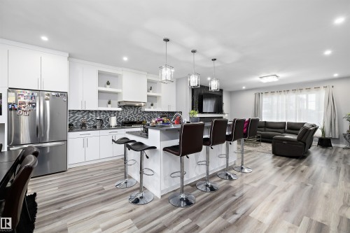 4223 Veterans Way, Edmonton, AB - Indoor Photo Showing Kitchen With Upgraded Kitchen