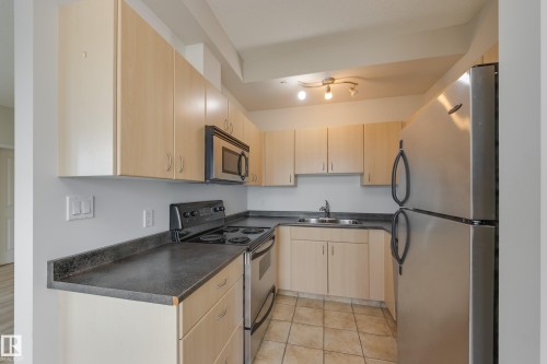 2506 10180 104 Street, Edmonton, AB - Indoor Photo Showing Kitchen With Double Sink