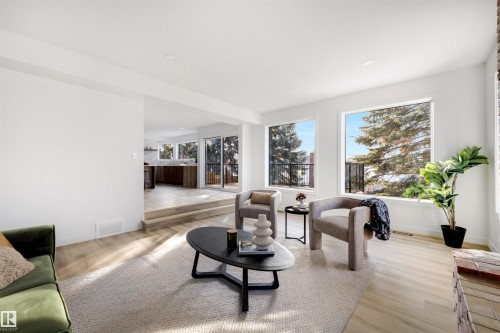 4 Westview Place, St. Albert, AB - Indoor Photo Showing Living Room