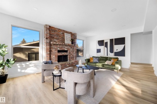 4 Westview Place, St. Albert, AB - Indoor Photo Showing Living Room With Fireplace