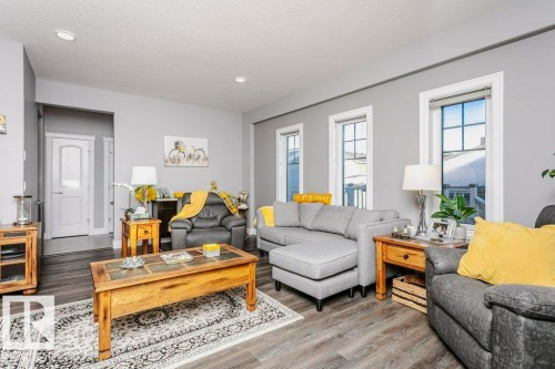 49 Wilson Close, Fort Saskatchewan, AB - Indoor Photo Showing Living Room