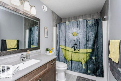 49 Wilson Close, Fort Saskatchewan, AB - Indoor Photo Showing Bathroom
