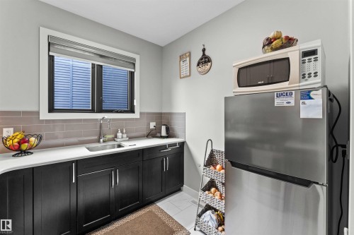 6813 Knox Loop, Edmonton, AB - Indoor Photo Showing Other Room