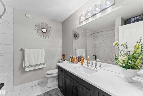 6813 Knox Loop, Edmonton, AB - Indoor Photo Showing Bathroom